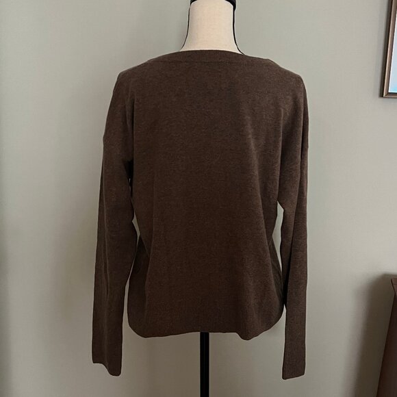 GAP V-Neck Sweater - Picture 3 of 3